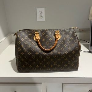 Authentic Louis Vuitton Speedy 35